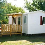 Zecamping 4 A 5km De La Piscine Chauffee Toboggans Dog Friendly Κάμπινγκ *