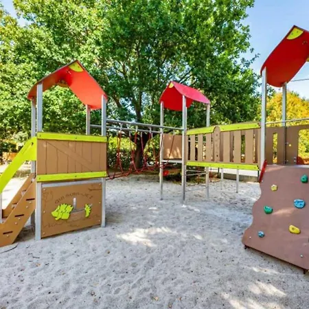 Zecamping 4 A 5Km De La Plage Piscine Chauffee Toboggans Dog Friendly Campingplads *