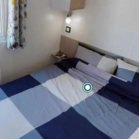 ZEcamping 4 étoiles à 5km de la plage piscine chauffée toboggans dog friendly Campeggio *