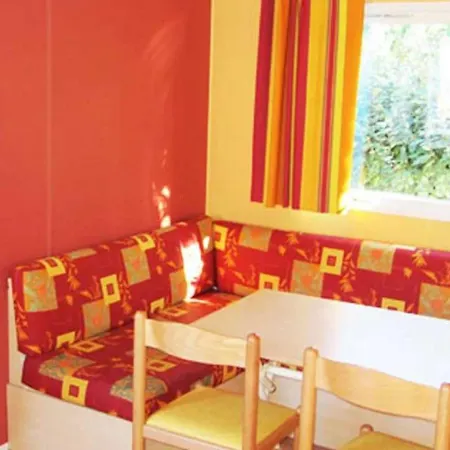 Zecamping 4 A 5Km De La Plage Piscine Chauffee Toboggans Dog Friendly