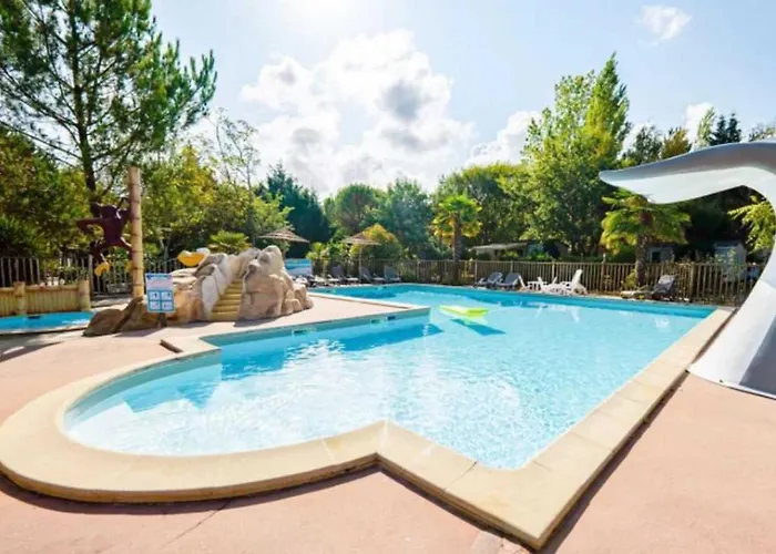 Zecamping 4 A 5km De La Piscine Chauffee Toboggans Dog Friendly Grayan-et-l'Hopital